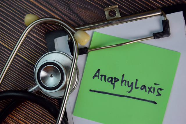 Studie zeigt Wissenslücken: Viele Deutsche unsicher im Anaphylaxie-Notfall